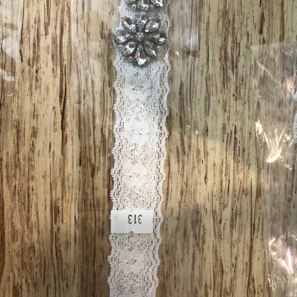 Garters - Picture 12 of 13
